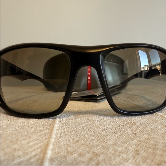 Prada Black Sunglasses with Gray Case - Picture 2 of 6